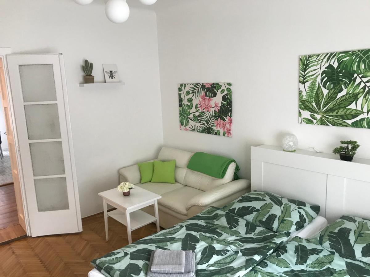 Rosmarinus Apartman Pecs Exterior photo